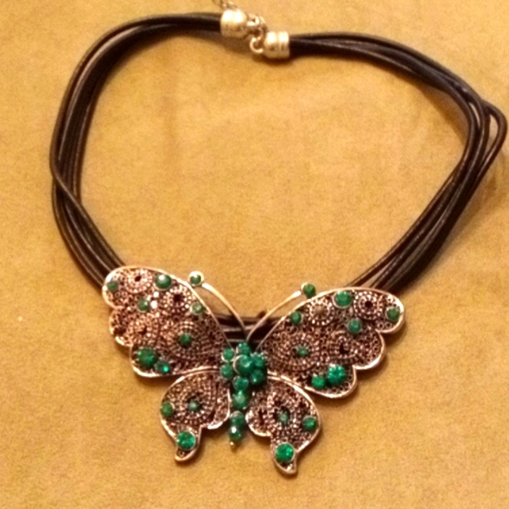 💙Beautiful butterfly choker
